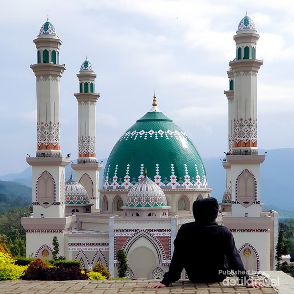 Masjid Fathurrohman: Tempat Ibadah yang Menyatu dengan Kehidupan Warga Cilacap